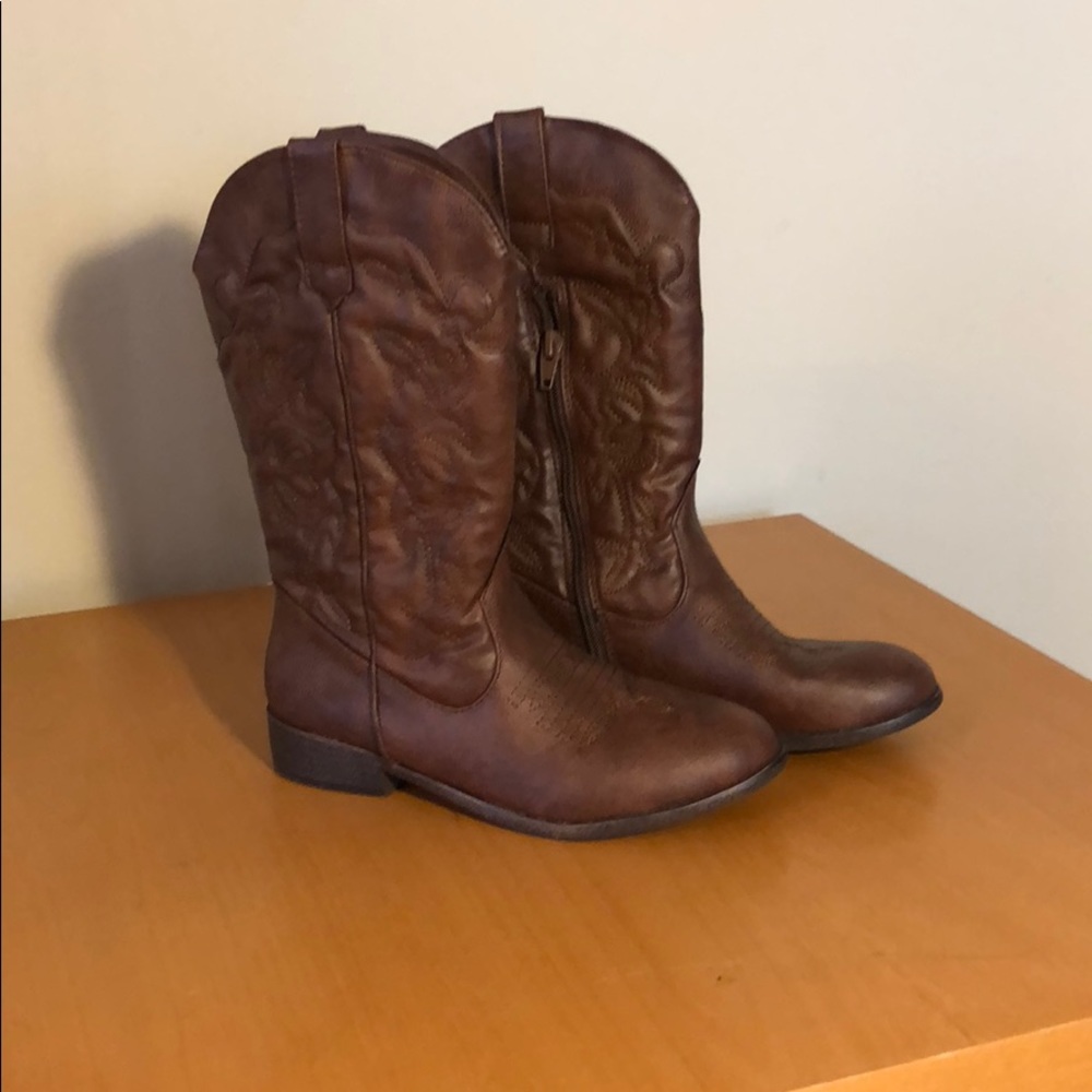 Cat and jack girls cowboy boots. VGUC